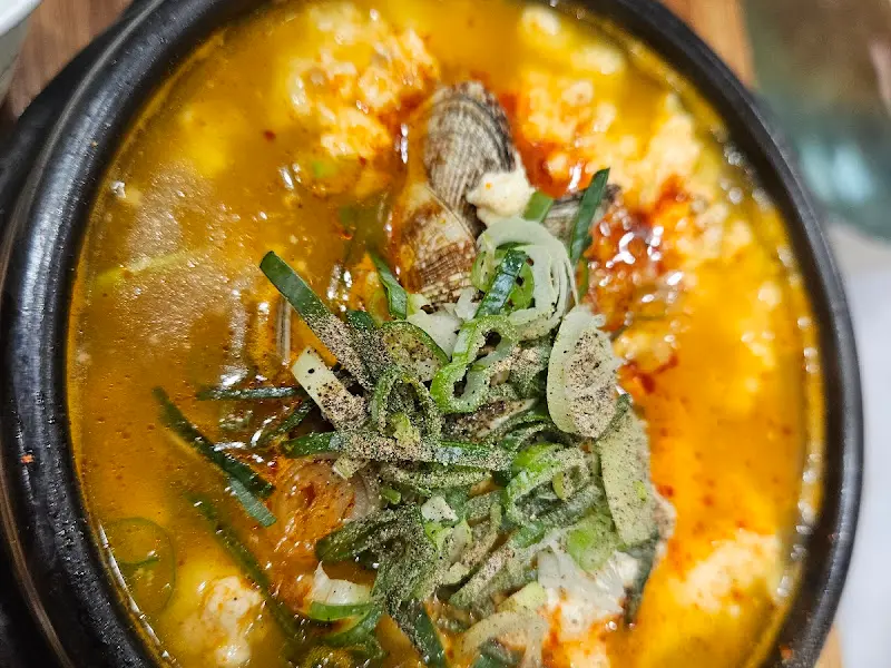 바지락 순두부찌개의 모습