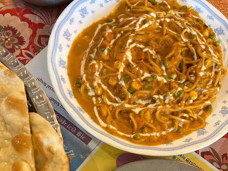 이국적인 풍미 가득한 커리 파스타