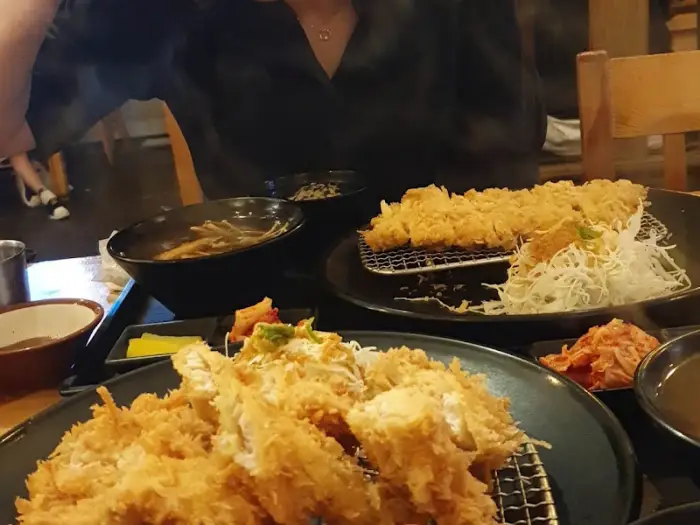 먹음직스러운 돈까스