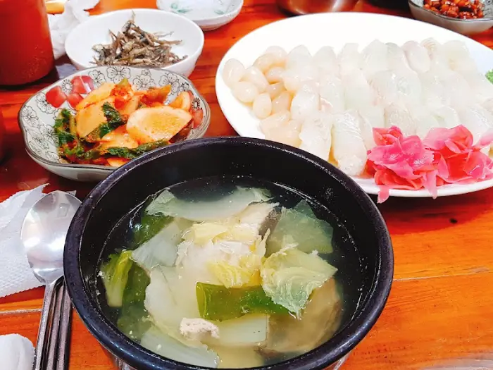 맑은탕과 초밥의 조화
