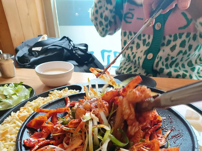 낙지볶음 들어올리기