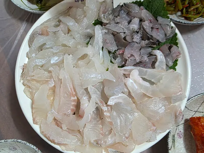 한산섬식당 내부