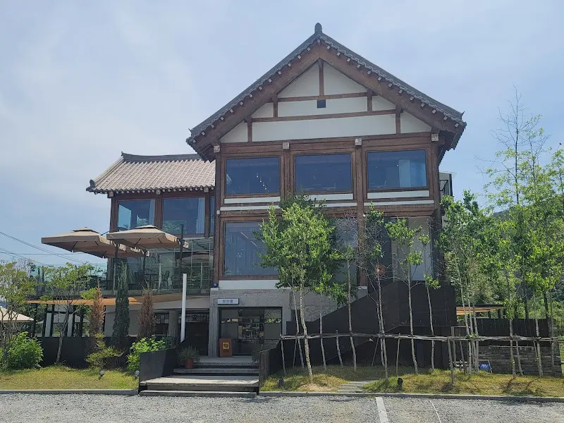 두두당 건물 외관