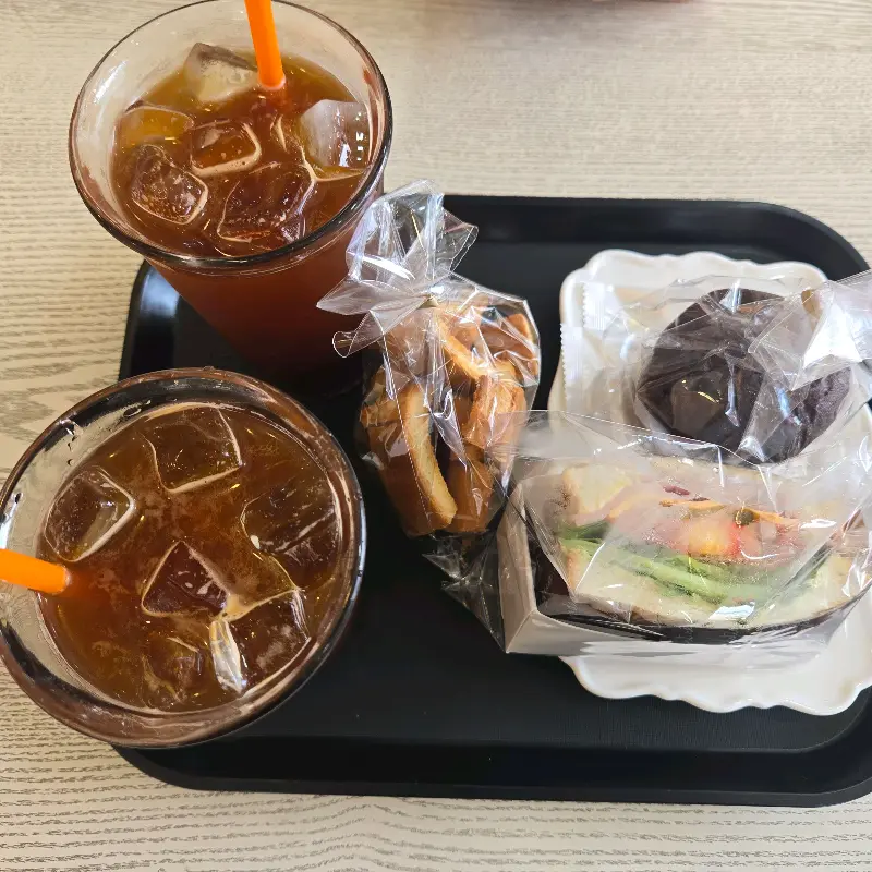 샌드위치와 음료