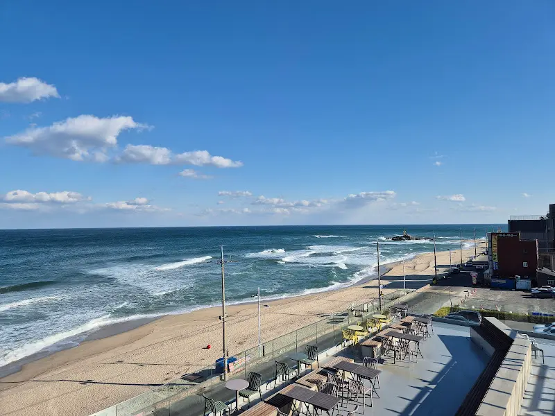 루프탑에서 바라본 바다