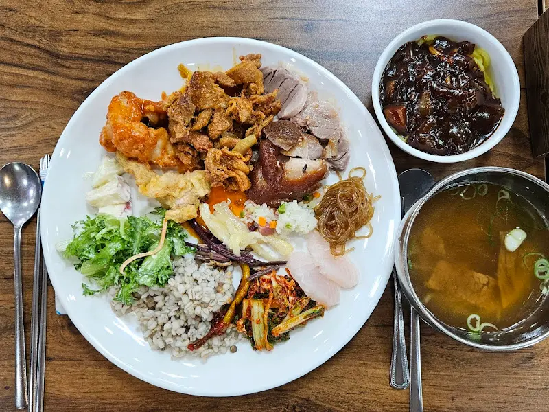 손맛한식뷔페에서 맛본 한 상 차림