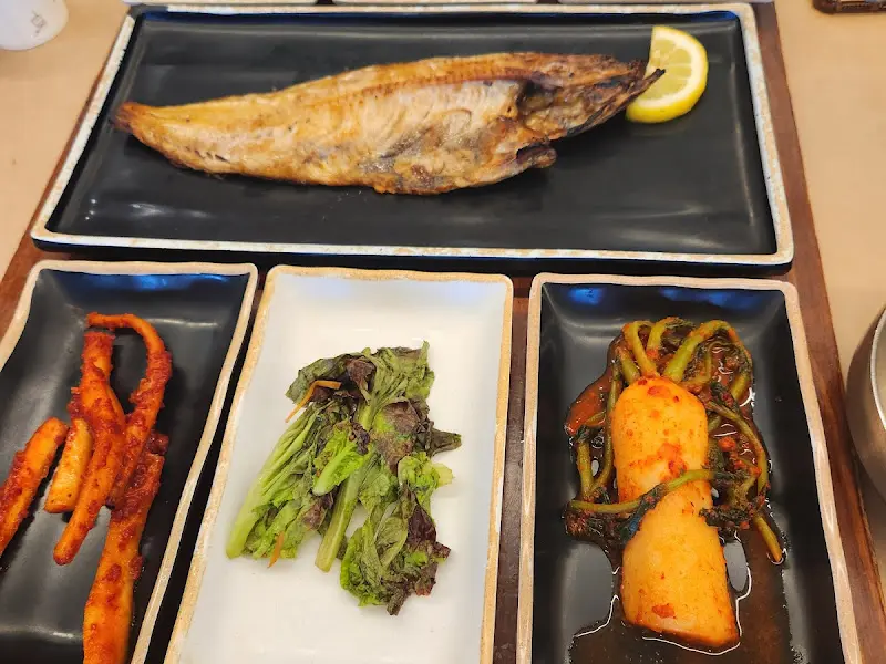 임연수구이와 밑반찬