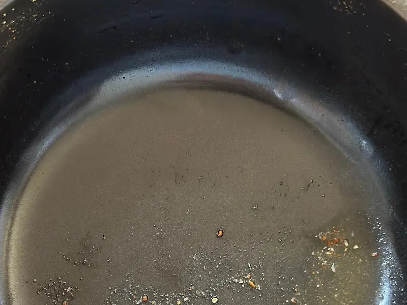 깔끔하게 비운 뚝배기