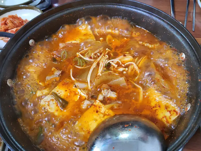 끓고 있는 동태탕