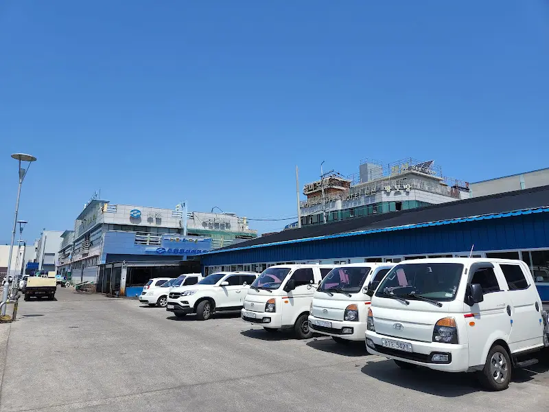 녹동회타운 앞 주차장