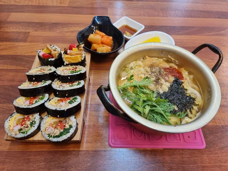 남원옛날우동 한 상 차림