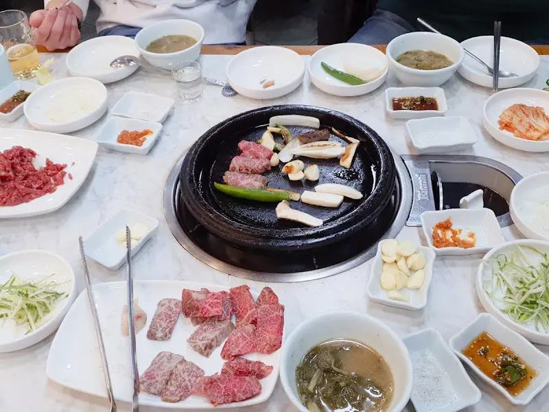 소고기 구이 한 상 차림