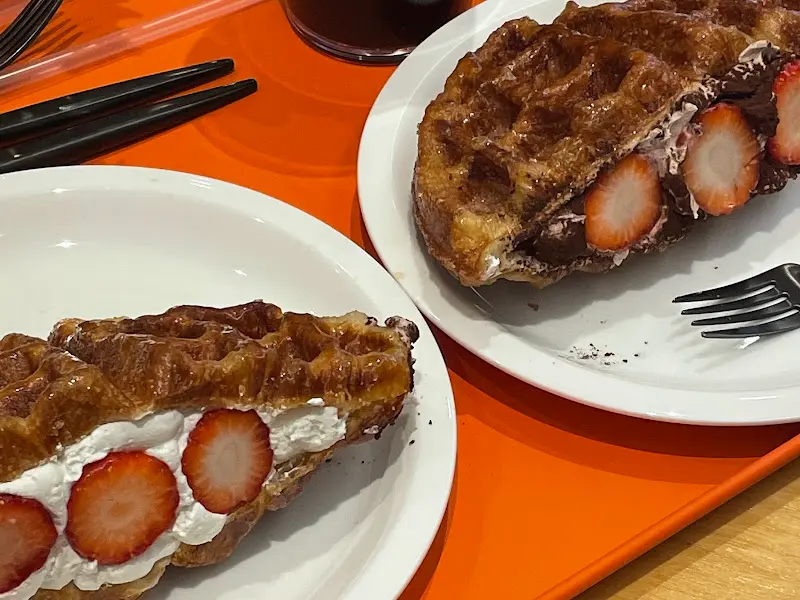 딸기 크로플 비주얼