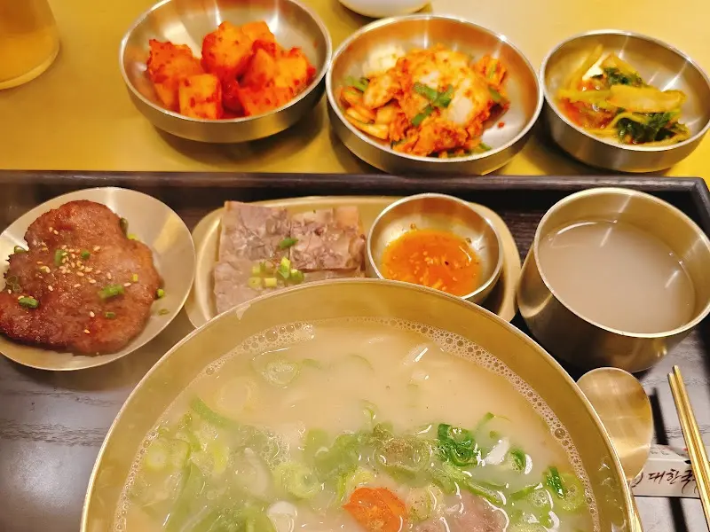 정갈한 밑반찬 클로즈업 샷