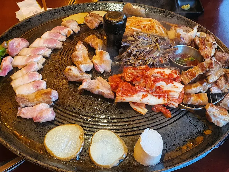 다양한 부위의 돼지고기