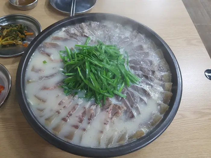 푸짐한 소머리수육