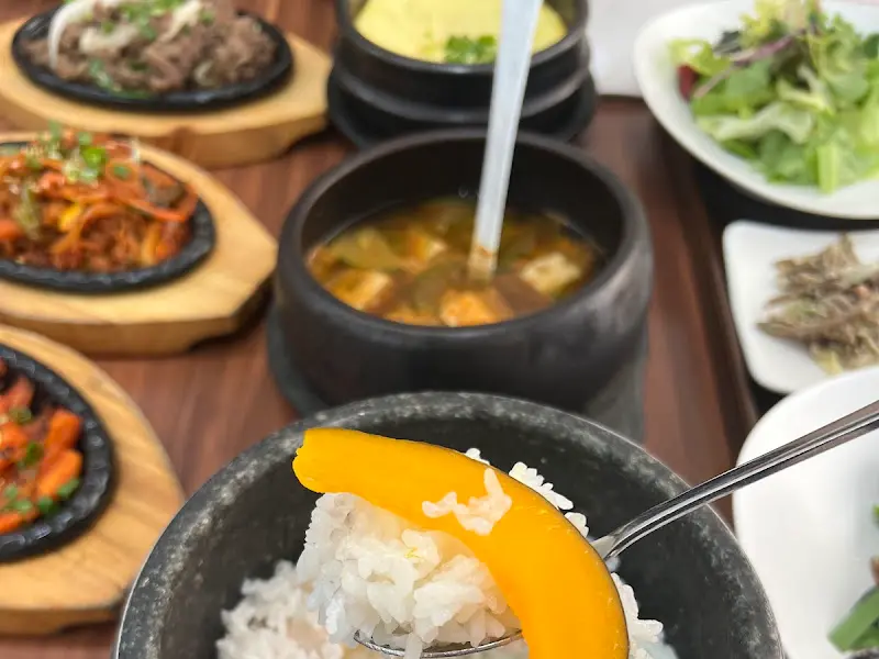 다양한 곁들임 반찬들