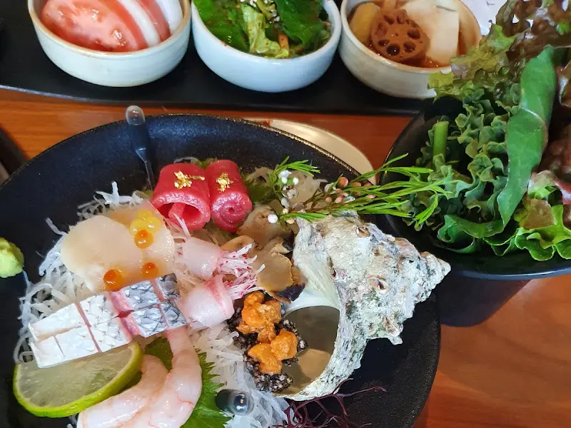 신선한 해산물이 돋보이는 에피타이저