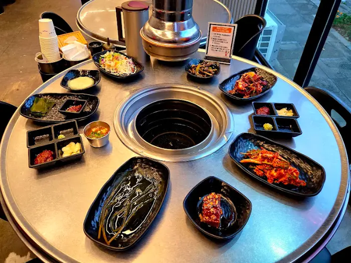 차려진 테이블