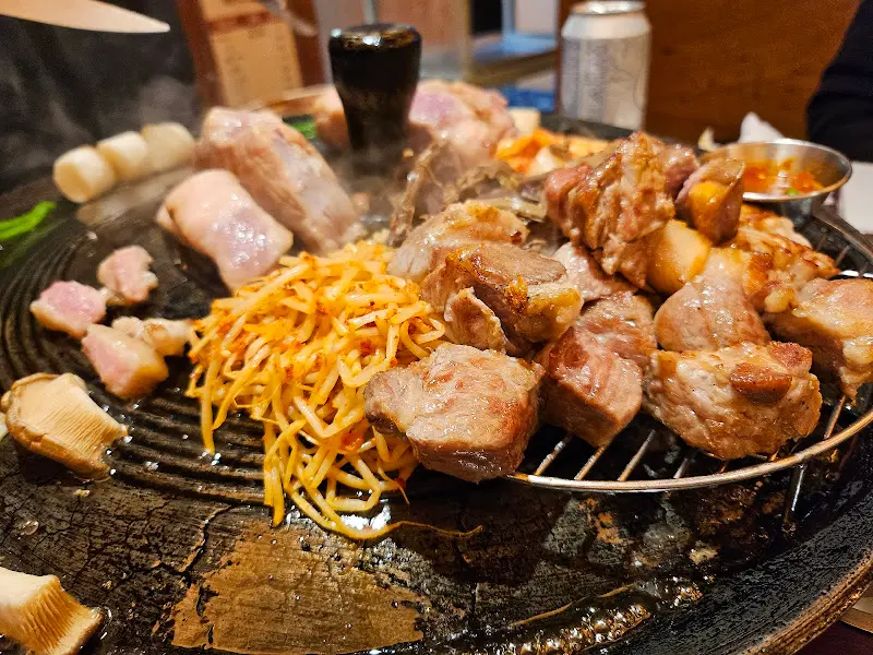 노릇하게 구워진 목살