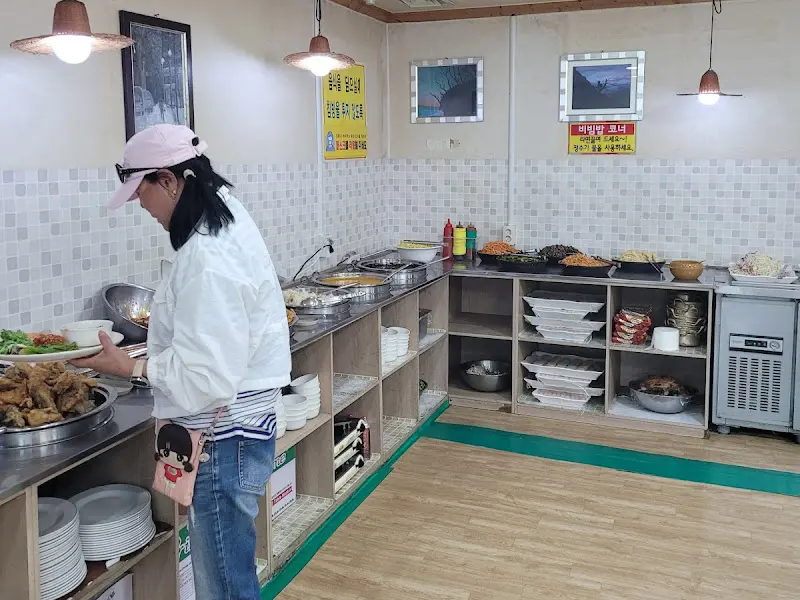 손맛한식뷔페 내부 모습