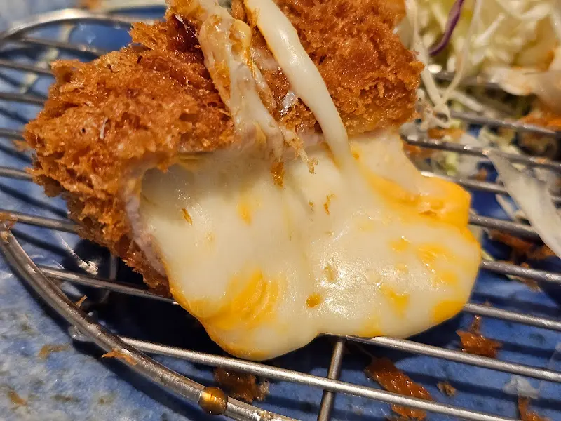 치즈 카츠 단면