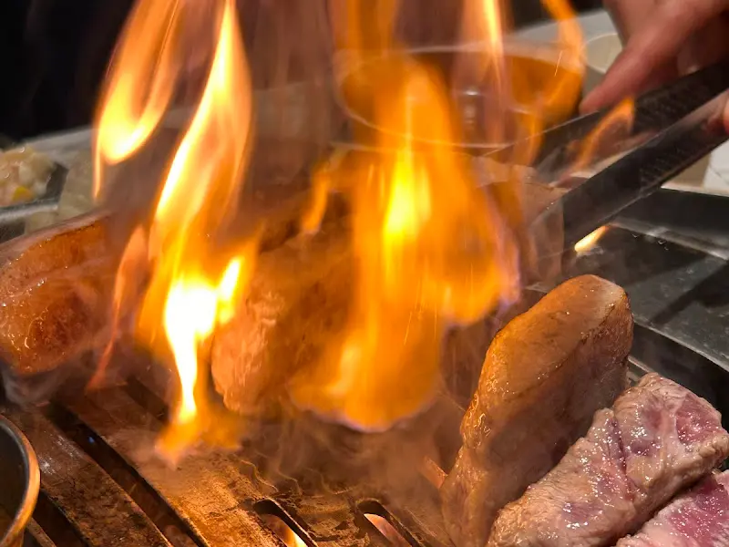 불판 위의 흑돼지