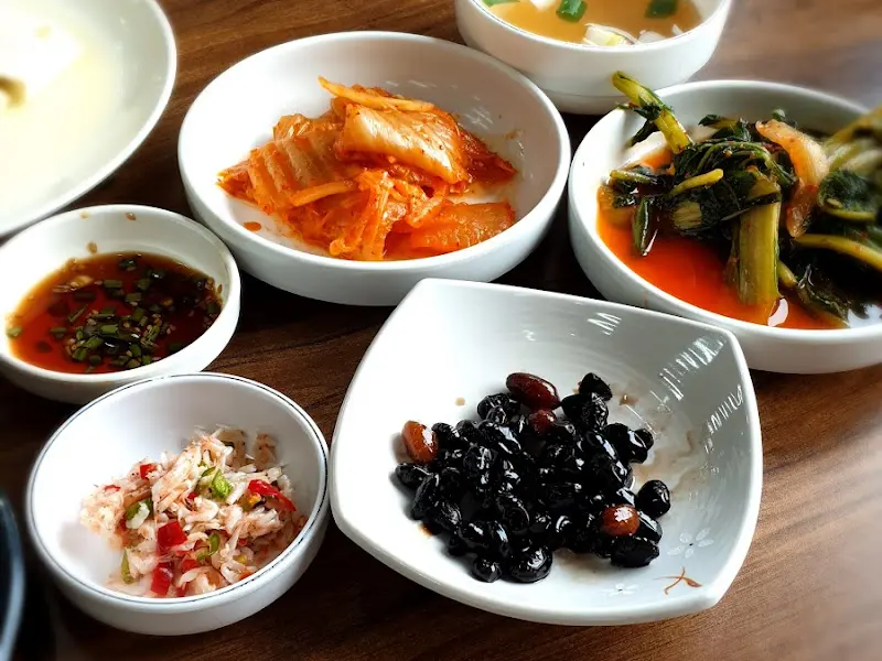 다양한 종류의 밑반찬