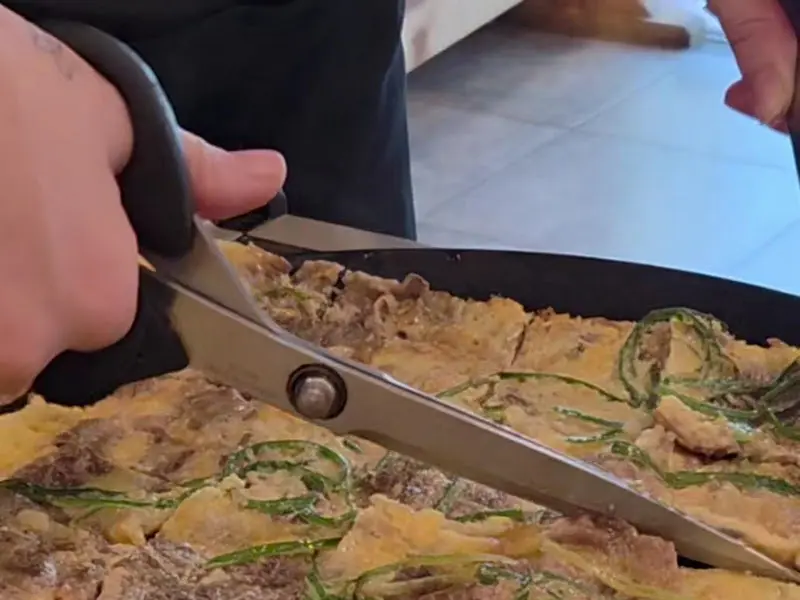 먹기 좋게 잘라주시는 육전