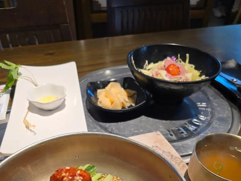 깔끔한 곁들임 찬