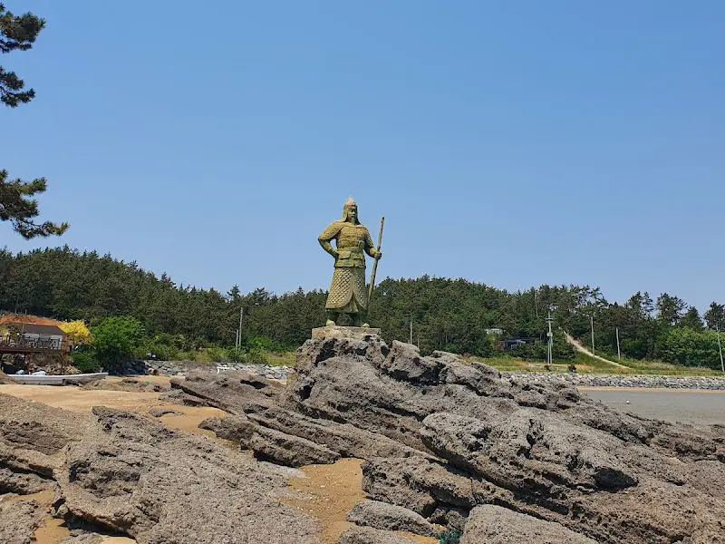 이순신 장군 동상