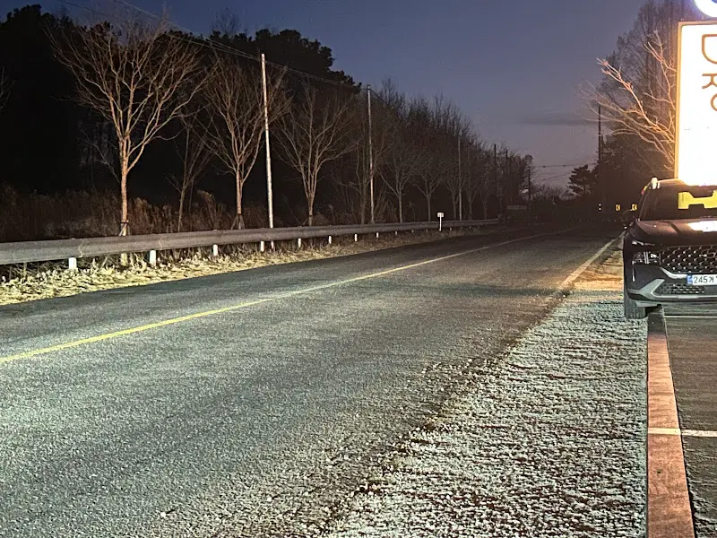 한적한 시골길 풍경