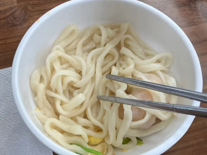 푸짐한 만두칼국수