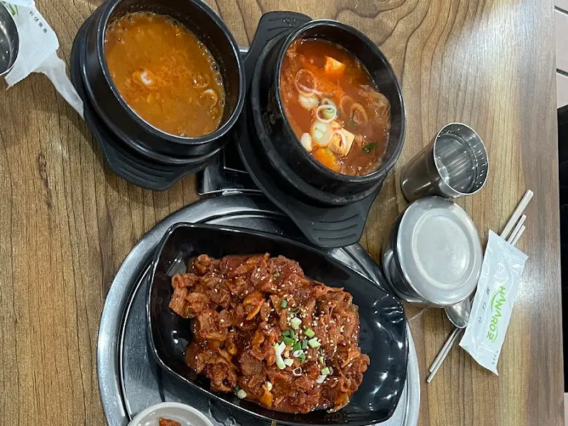 제육볶음, 김치찌개, 우렁된장찌개