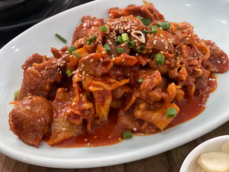 윤기가 좔좔 흐르는 제육볶음