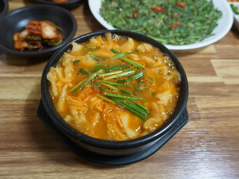 시골어탕의 대표 메뉴, 어탕 칼국수