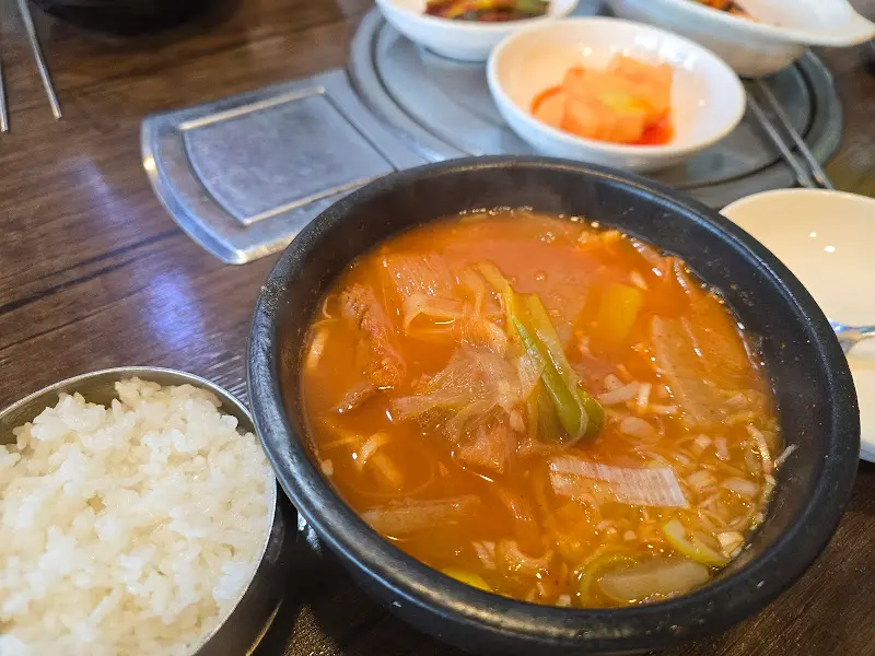 밥 한 공기 뚝딱