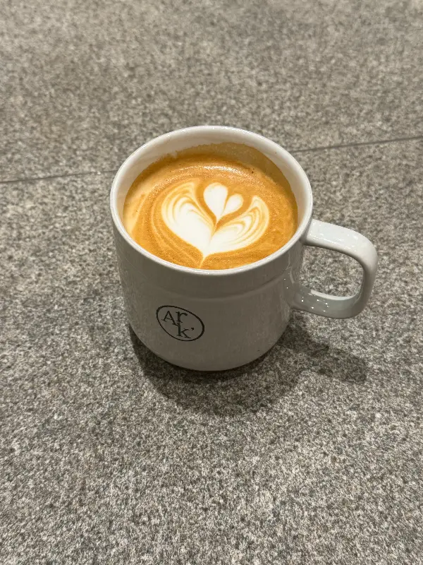 라떼 아트가 아름다운 라떼