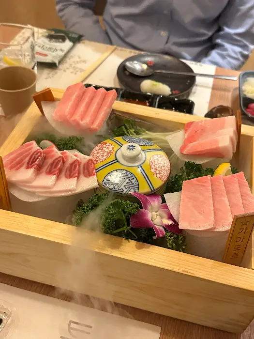 참치회 플레이팅