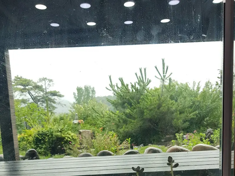 식당에서 바라본 아름다운 풍경