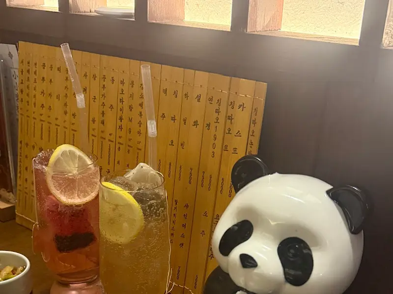 소소객잔 내부 인테리어