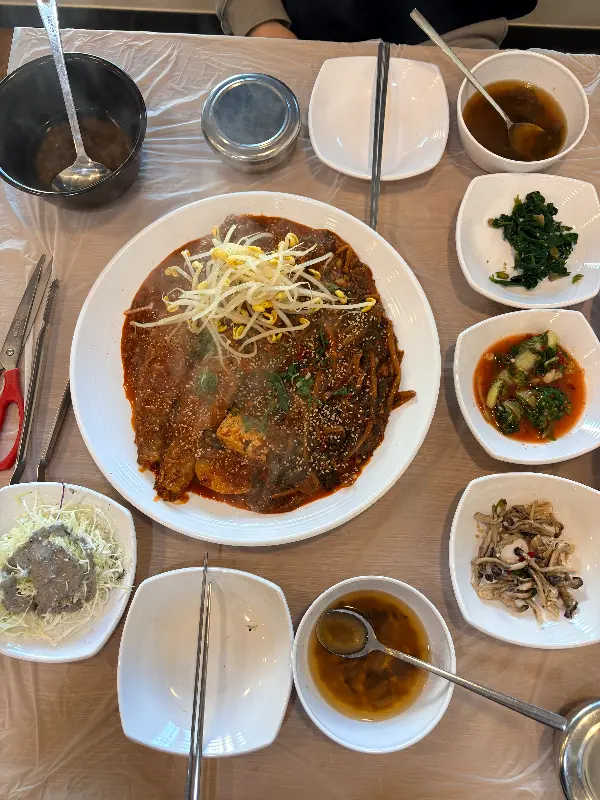푸짐한 코다리찜 한 상 차림