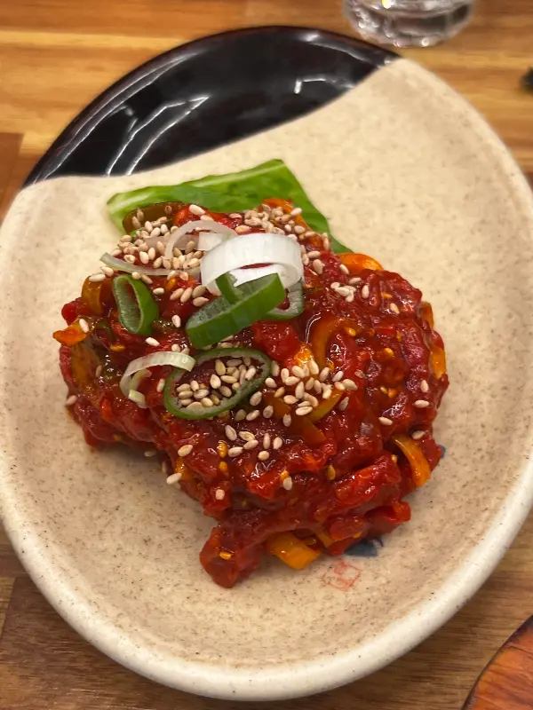 윤기가 흐르는 육회