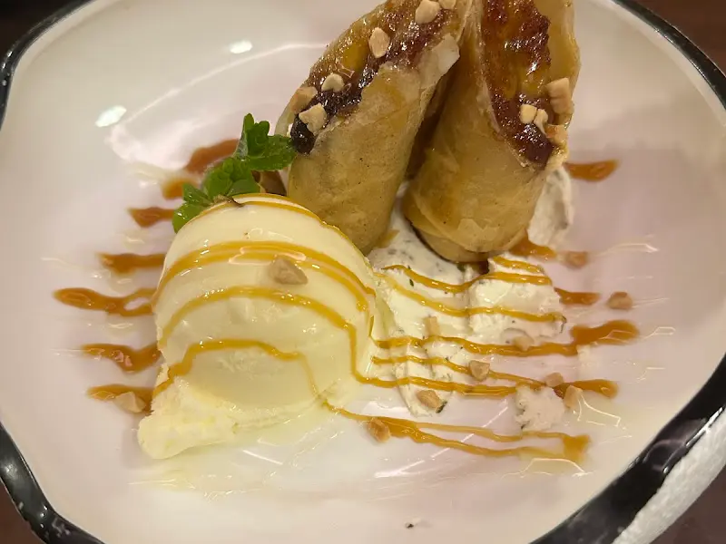 바나나춘권과 아이스크림 근접샷