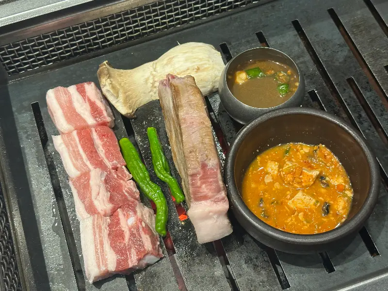 궤네깃도 중문흑돼지 숯불구이