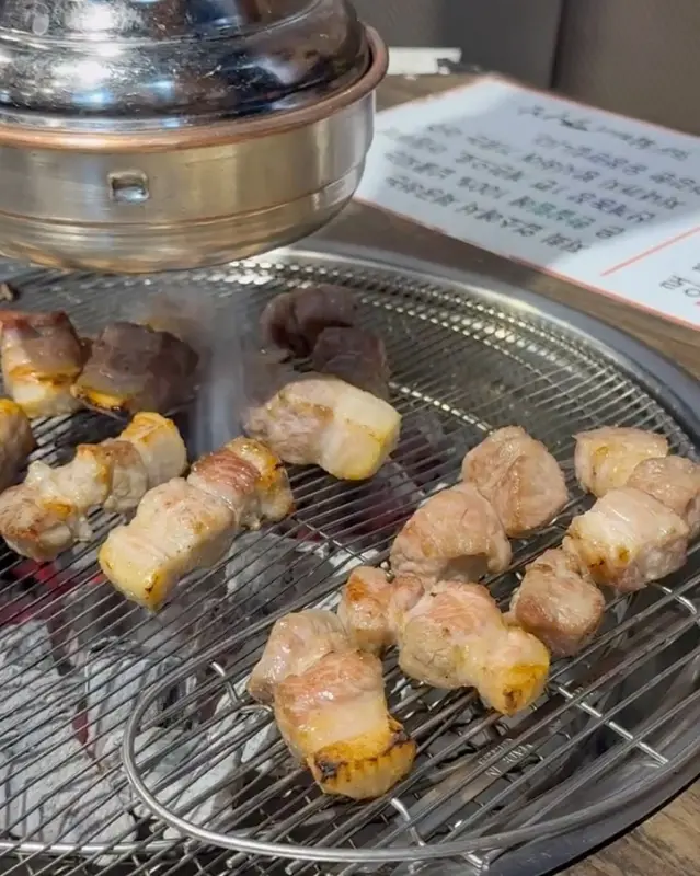 고기 굽는 모습