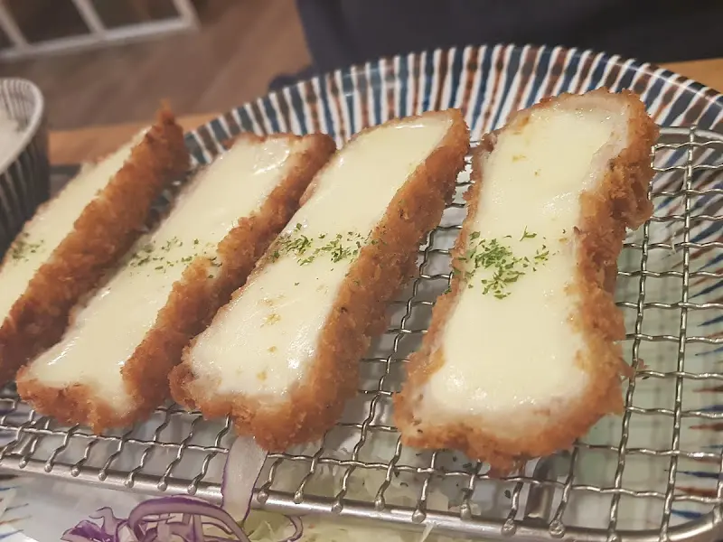 녹아내리는 치즈카츠