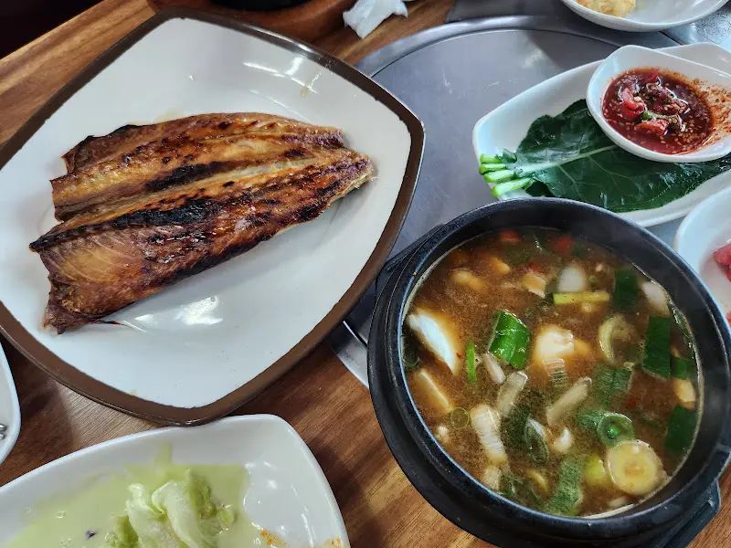 고등어 구이와 된장찌개