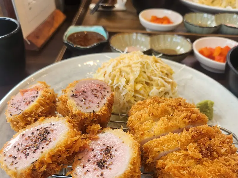 촉촉한 육즙이 살아있는 토라카츠 안심카츠 단면