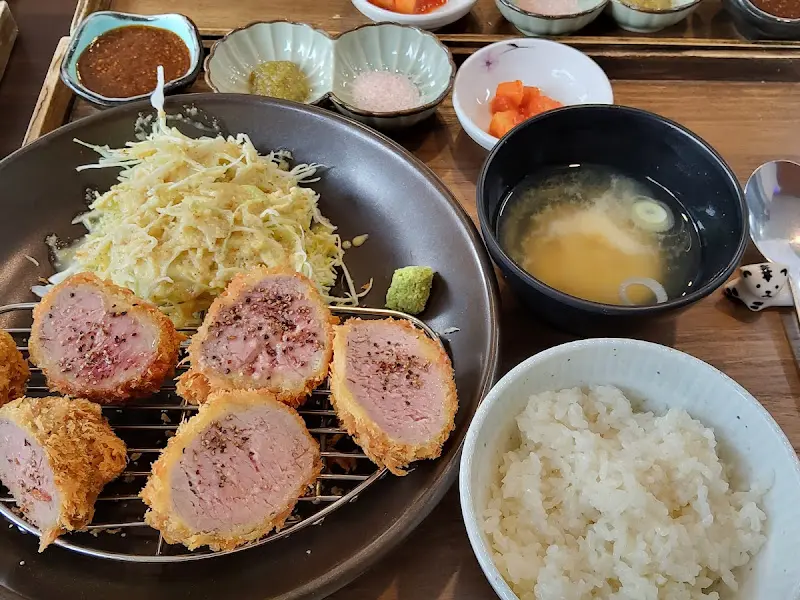 토라카츠 안심카츠와 밥, 미소시루